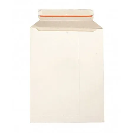 Конверт из картона 24×31,5 см, А4, с клеевым клапаном, белый